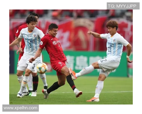 实时新闻上海足球队反击战术解析及其对联赛形势的影响探讨